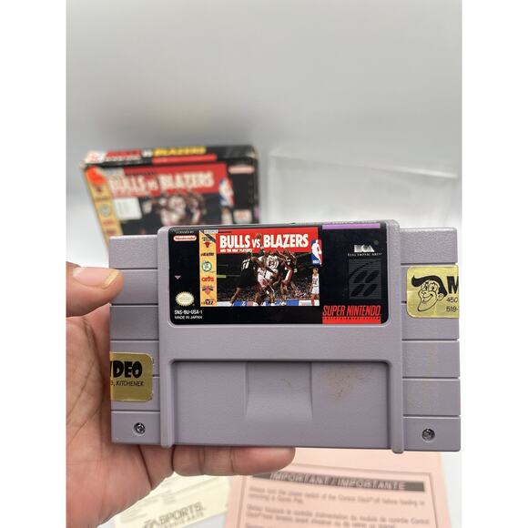 Bulls vs. Blazers and the NBA Playoffs (SNES, 1992) CIB Manual Inserts - Picture 9 of 15